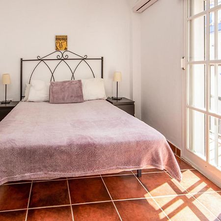 Stunning Apartment In Fuengirola With Wifi エクステリア 写真