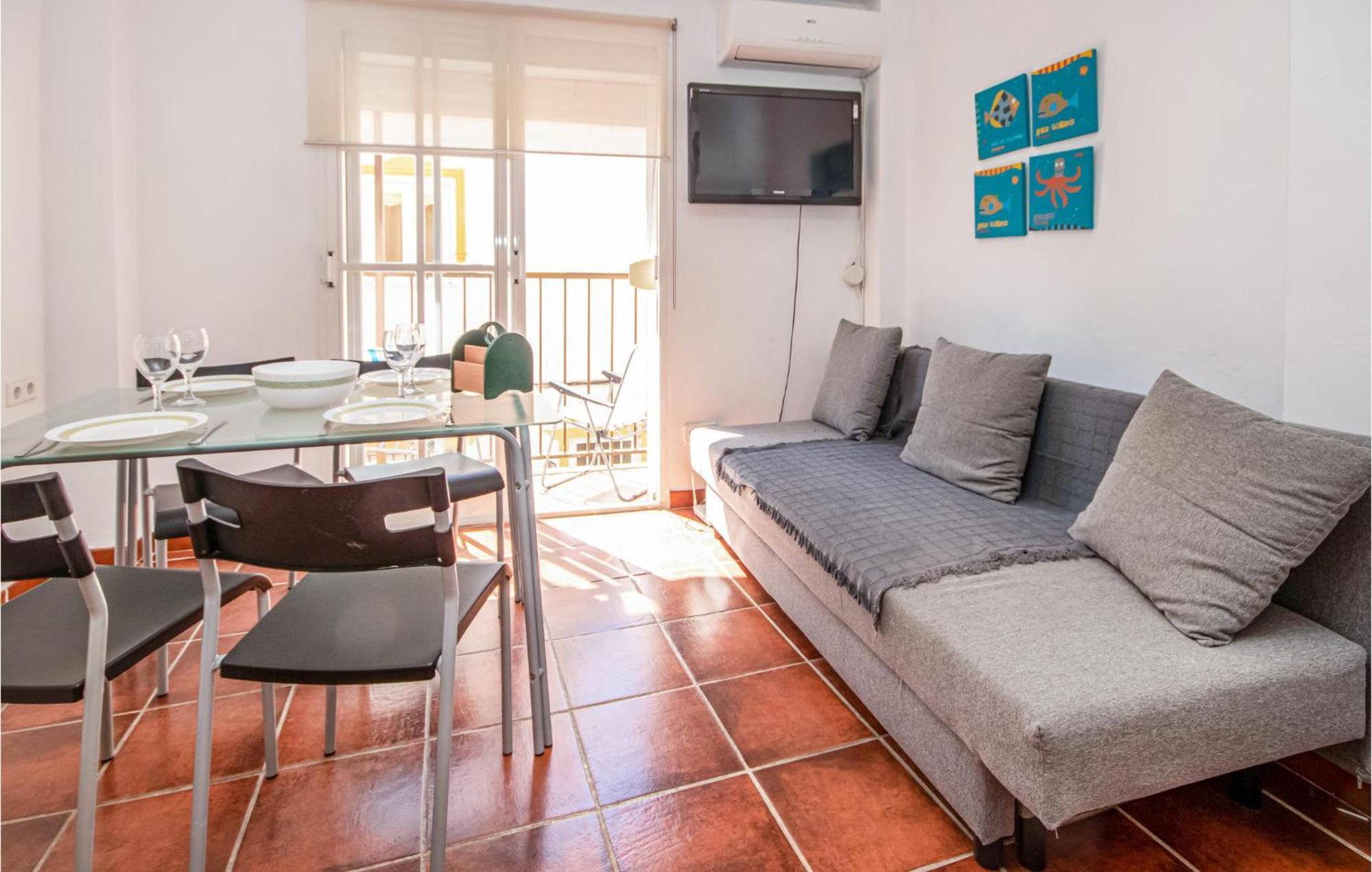 Stunning Apartment In Fuengirola With Wifi エクステリア 写真
