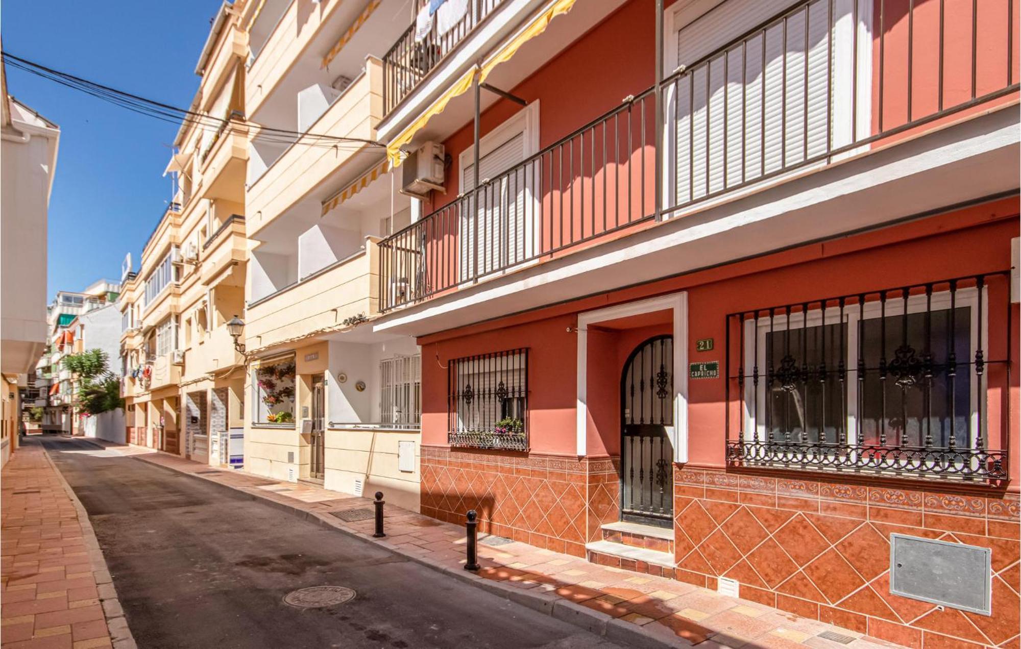 Stunning Apartment In Fuengirola With Wifi エクステリア 写真